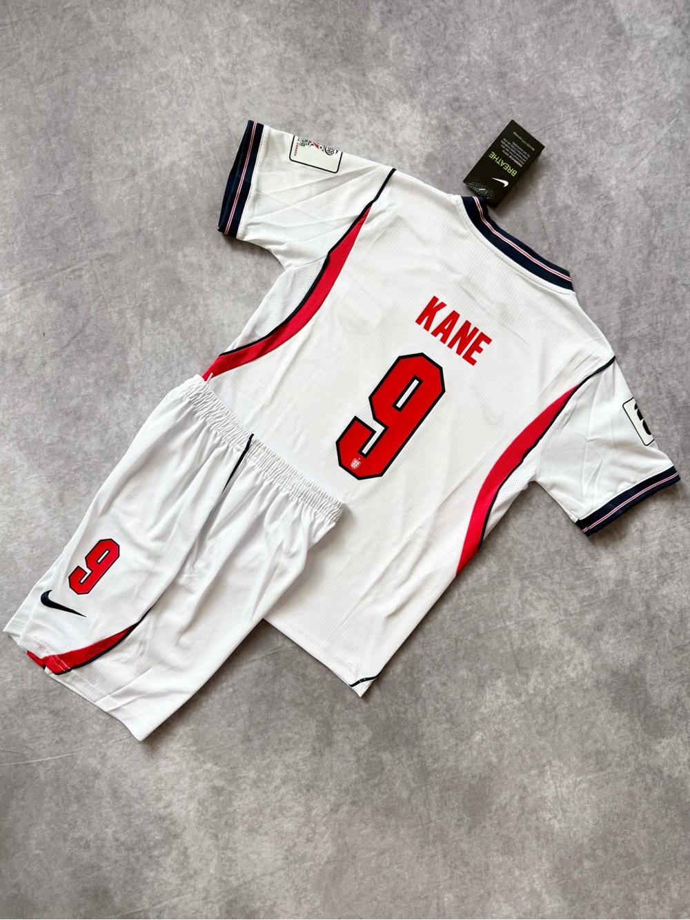 England Home Set for kids Harry Kane 9 - Picture 6 of 7